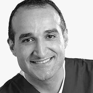 [Translate to Deutsch (Österreich):] Zahnarzt und Fachzahnarzt für Oralchirurgie