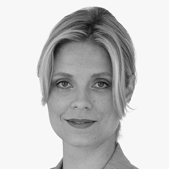 [Translate to Deutsch (Österreich):] Portraitbild des Referenten in schwarz-weiß, Dr. Jaana-Sophia Kern