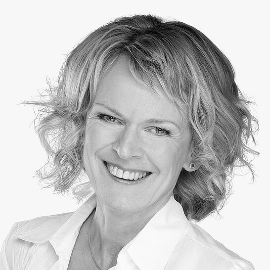 Portraitbild des Referenten in schwarz-weiß, Birgit Sayn