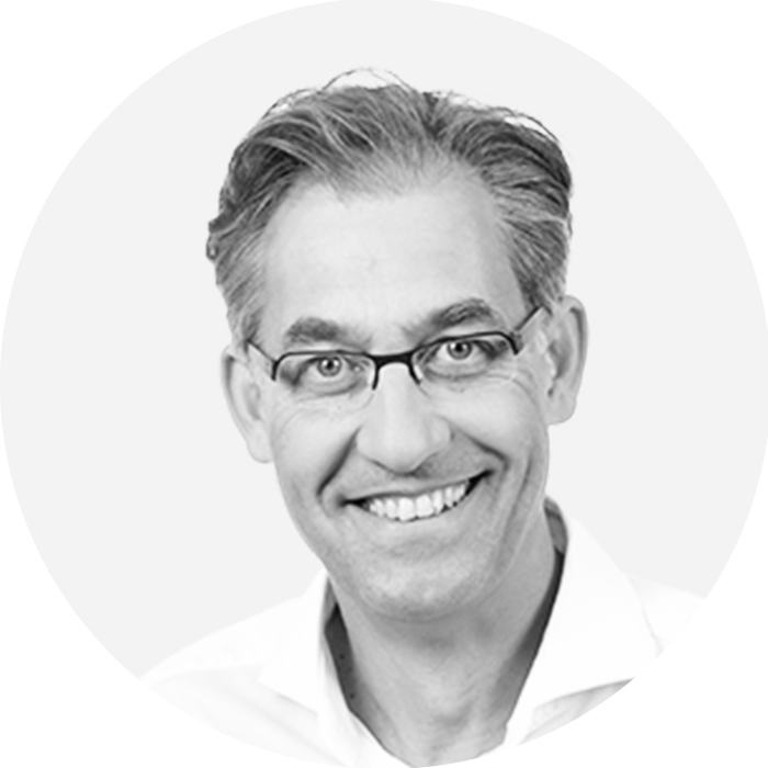 Fortbildung mit Referent Dr. Gollner | Camlog Veranstaltungen Portraitbild des Referenten in schwarz-weiß, Dr. Gollner