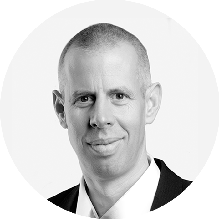 Fortbildung mit Referent Dr. Hammächer | Camlog Veranstaltungen Portraitbild des Referenten in schwarz-weiß, Dr. Hammächer